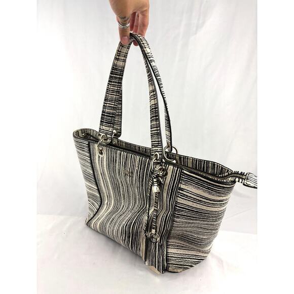 Guess Kamryn Stripe Python Tote Black White Shoulder Handbag Zipper Closure - Picture 5 of 16